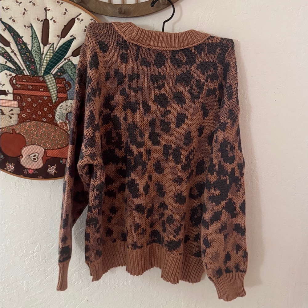 Aerie Cheetah Pullover Side Slit Sweater Small NWT - Picture 4 of 4